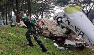 pesawat-latih-jatuh-di-serpong-3_169