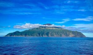 pulau_tristan_da_cunha-IiC9_large-750x464